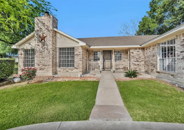 Photo 4 of Single family home for sale at 6878 Kingston Cvs Ln, Willis, TX 77318 | MLS# 13023761 | Listing updated on 2026-08-07