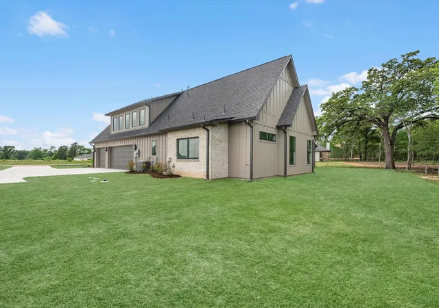 Photo 3 of Single family home for sale at 10039 Lakeside Oaks Dr, Plantersville, TX 77363 | MLS# 12612876 | Listing updated on 2026-09-03