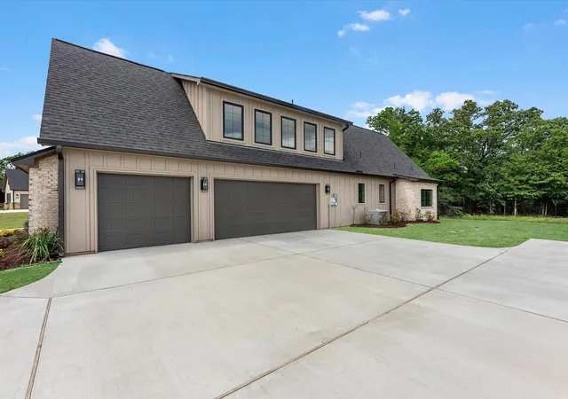 Photo 4 of Single family home for sale at 10039 Lakeside Oaks Dr, Plantersville, TX 77363 | MLS# 12612876 | Listing updated on 2026-09-03