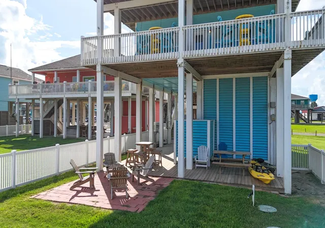 Photo 3 of Single family home for sale at 1822 Redfish Ln, Port Bolivar, TX 77650 | MLS# 10199205 | Listing updated on 2026-05-17