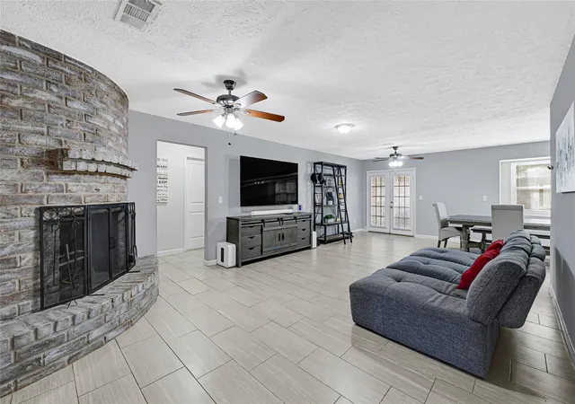 Homes for sale in Friendswood, TX | 5343 Royal Pkwy, Friendswood, TX 77546 | MLS# 7517773