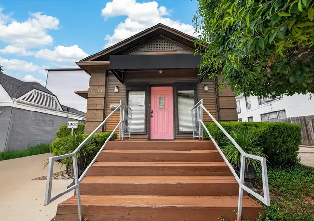 Photo 1 of Single family home for sale at 1204 W Gray St, Houston, TX 77019 | MLS# 86362232 | Listing updated on 2026-08-02