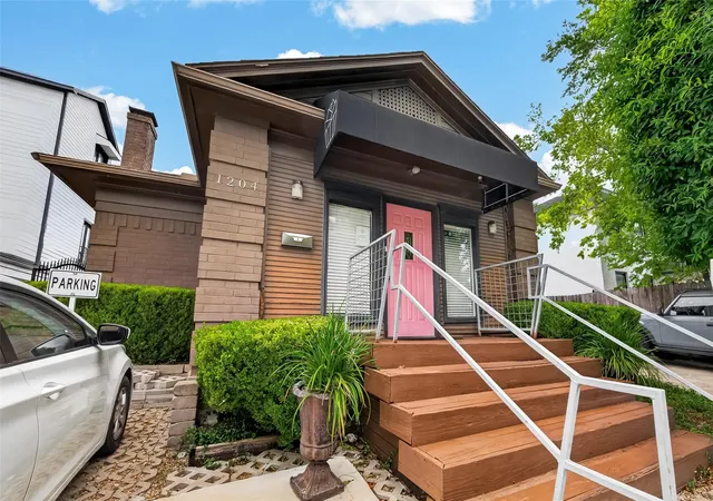 Photo 2 of Single family home for sale at 1204 W Gray St, Houston, TX 77019 | MLS# 86362232 | Listing updated on 2026-08-02