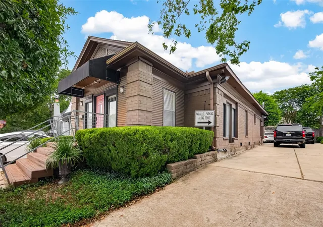 Photo 3 of Single family home for sale at 1204 W Gray St, Houston, TX 77019 | MLS# 86362232 | Listing updated on 2026-08-02