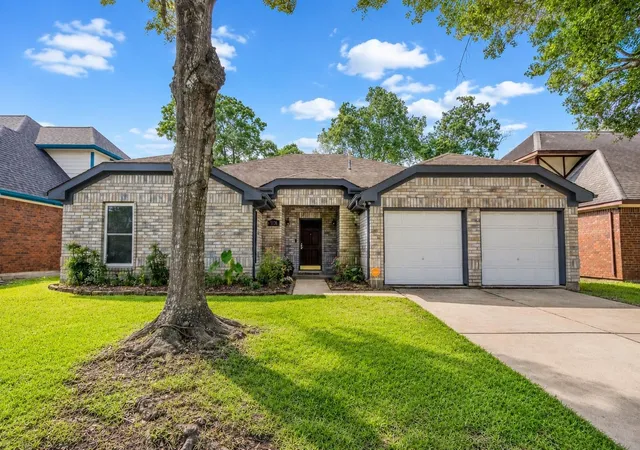 Homes for sale in Friendswood, TX | 4739 Backenberry Dr, Friendswood, TX 77546 | MLS# 4654335