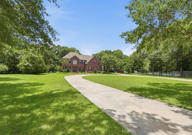 2nd image of 3805 N Briarwood Dr, Brenham, TX 77833 | MLS# 76218866