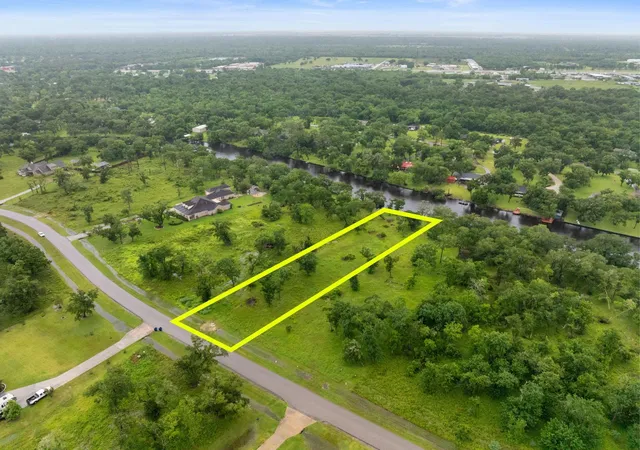 Homes for sale in Richwood, TX | 32610 Bayou Bnd, Richwood, TX 77515 | MLS# 4215321