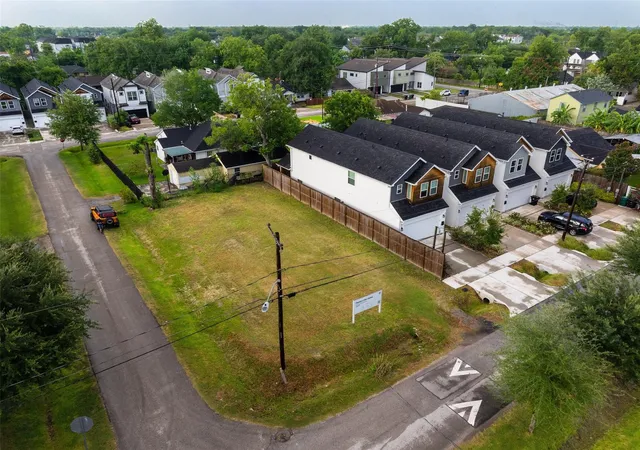 Photo 3 of Land for sale at 4420 Ashland St, Houston, TX 77018 | MLS# 56642424 | Listing updated on 2026-09-03