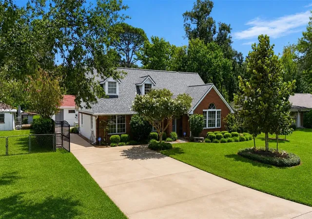 Photo 2 of Single family home for sale at 3622 Morningview Dr, Houston, TX 77080 | MLS# 80638866 | Listing updated on 2026-08-26