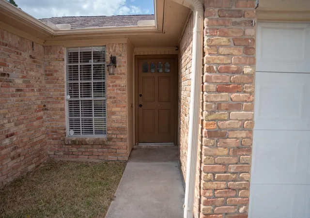 2nd image of 10815 Sagecrest Ln, Houston, TX 77089 | MLS# 19120876