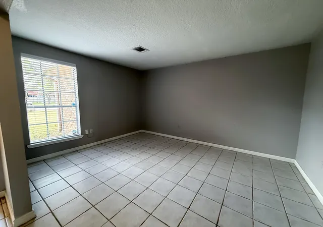 3rd image of 10815 Sagecrest Ln, Houston, TX 77089 | MLS# 19120876