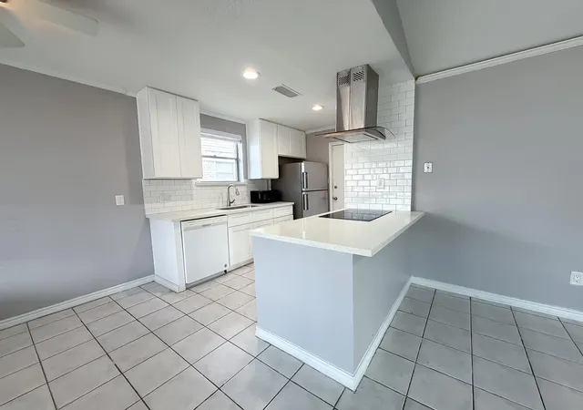 5th image of 10815 Sagecrest Ln, Houston, TX 77089 | MLS# 19120876