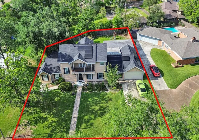 Photo 2 of Single family home for sale at 7923 Glenview Dr, Houston, TX 77061 | MLS# 84777191 | Listing updated on 2026-08-19