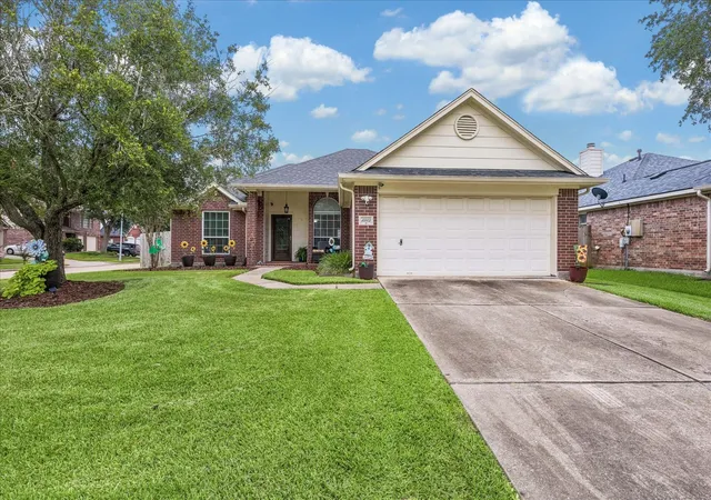 Homes for sale in Friendswood, TX | 16603 Lighthouse View Dr Nw, Friendswood, TX 77546 | MLS# 68942303