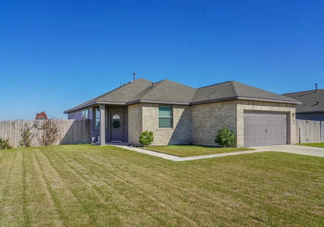 1st image of 1115 Brahma Cir, East Bernard, TX 77435 | MLS# 81668461