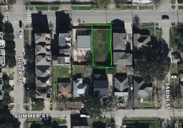 Photo 1 of Land for sale at 1807 Crockett St, Houston, TX 77007 | MLS# 71444260 | Listing updated on 2026-04-10
