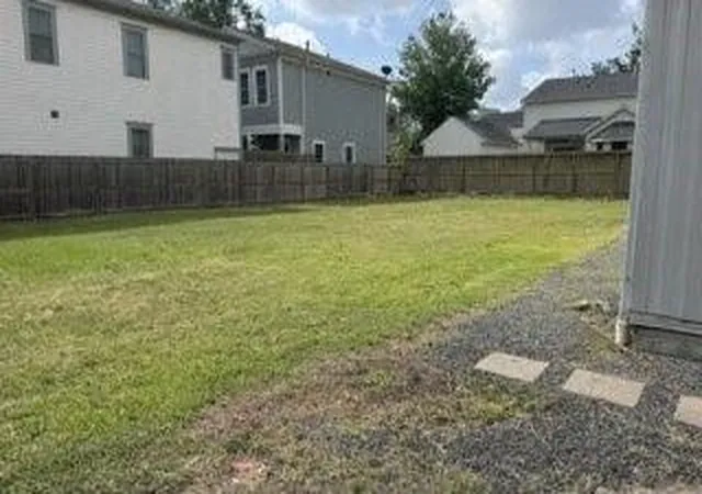 Photo 3 of Land for sale at 1807 Crockett St, Houston, TX 77007 | MLS# 71444260 | Listing updated on 2026-04-10