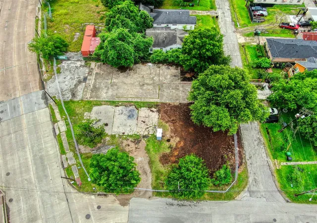 4th image of 4502 Liberty Rd, Houston, TX 77026 | MLS# 84465753