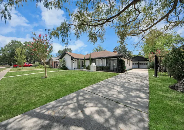 Photo 2 of Single family home for sale at 5823 Mcknight St, Houston, TX 77035 | MLS# 80825952 | Listing updated on 2026-09-16