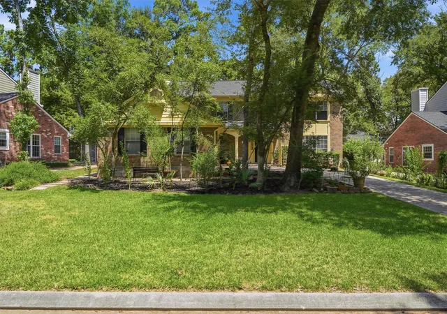 Photo 2 of Single family home for sale at 42 Fire Flicker Pl, The Woodlands, TX 77381 | MLS# 53604109 | Listing updated on 2026-09-12