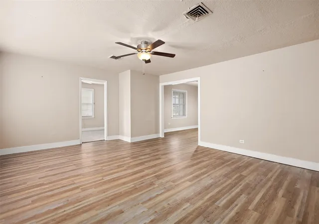 4th image of 630 Orange St, La Marque, TX 77568 | MLS# 70961415