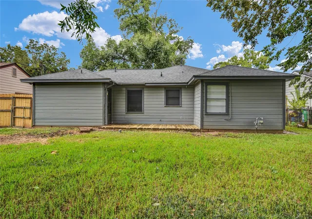 18th image of 1100 Meadowlane St, Angleton, TX 77515 | MLS# 96331690