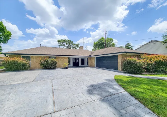 Photo 4 of Single family home for sale at 12326 Gaylawood Dr, Houston, TX 77066 | MLS# 80772298 | Listing updated on 2026-08-01