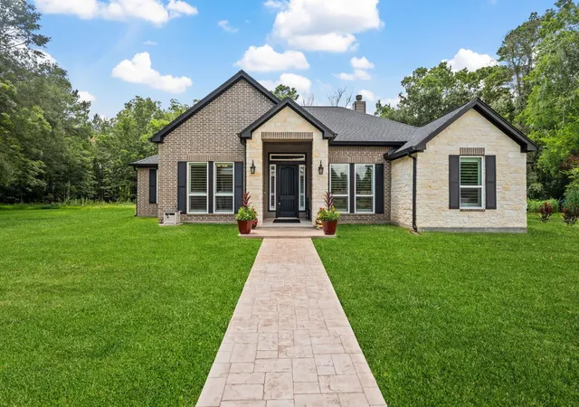 2nd image of 3004 Tyler St, Dayton, TX 77535 | MLS# 87201948