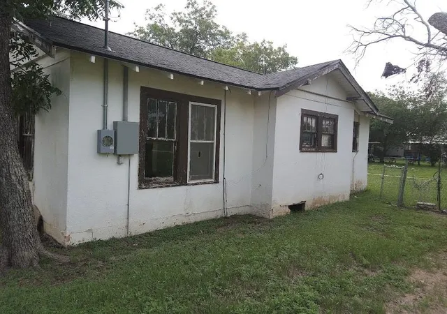 Homes for sale in Coleman, TX | 705 Needham St, Coleman, TX 76834 | MLS# 89430155