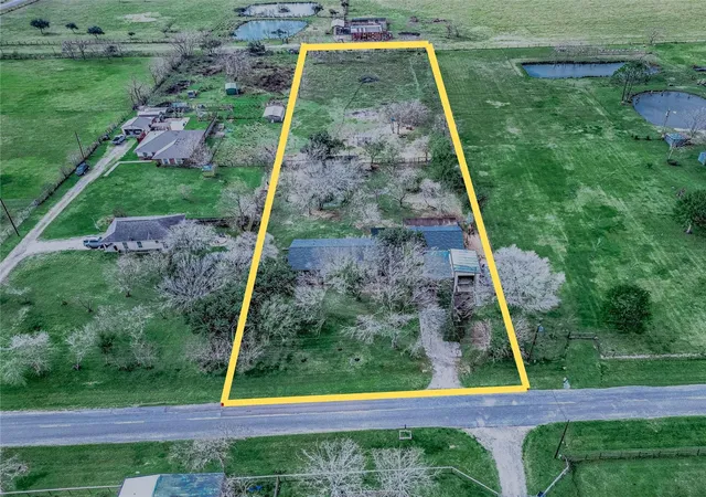 3rd image of 1619 Cr 387 -Marilyn St, Alvin, TX 77511 | MLS# 31343703