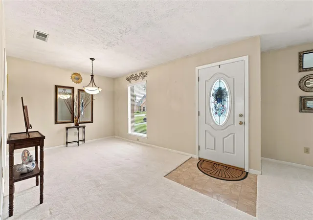 Photo 4 of Sale Pending at 10126 Sagegreen Dr, Houston, TX 77089 | MLS# 52482836 | Listing updated on 2026-09-18