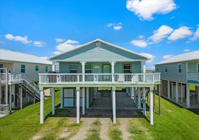 Photo 3 of Single family home for sale at 2927 Blue Water Hwy, Surfside Beach, TX 77541 | MLS# 88893499 | Listing updated on 2026-08-29