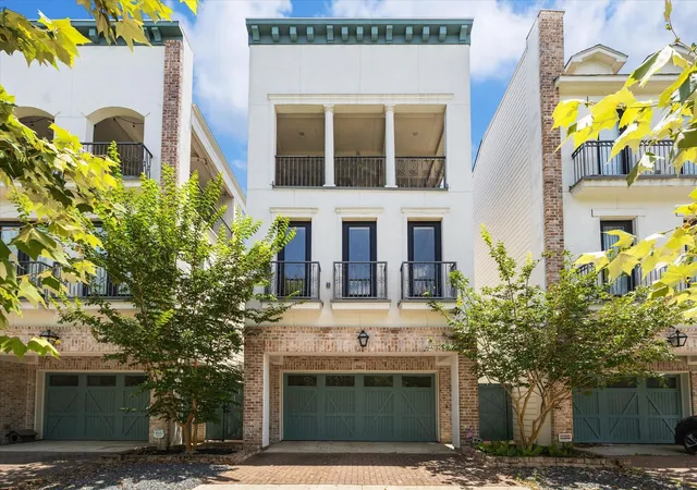 1st image of 536 W 26th St, Houston, TX 77008 | MLS# 9677497