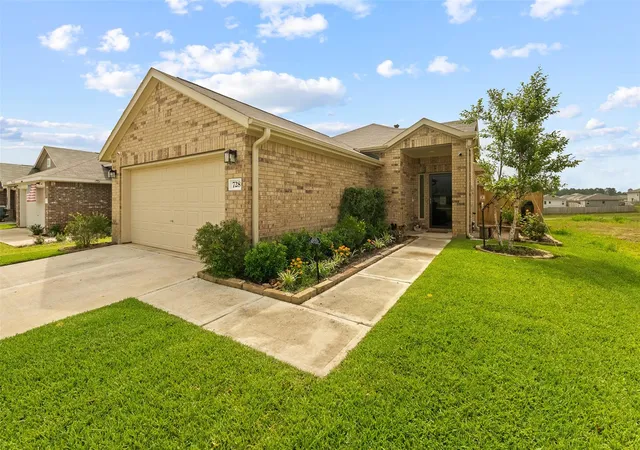 Photo 1 of Single family home for sale at 728 Autumn Cherry Trl, Magnolia, TX 77354 | MLS# 26871716 | Listing updated on 2026-09-22