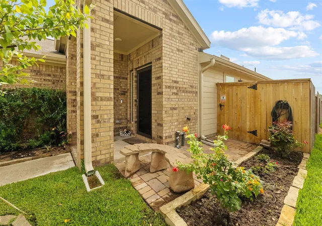 Photo 3 of Single family home for sale at 728 Autumn Cherry Trl, Magnolia, TX 77354 | MLS# 26871716 | Listing updated on 2026-09-22