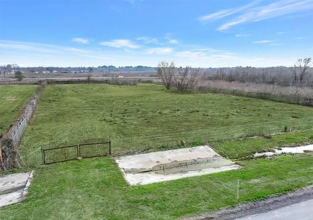5th image of 5885 Hwy 90, Dayton, TX 77535 | MLS# 71139645