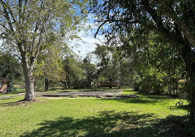 2nd image of 1106 Earley St, Sweeny, TX 77480 | MLS# 18018484