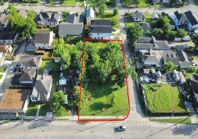3rd image of 2319 Lorraine Street, Houston, TX 77026 | MLS# 65534781