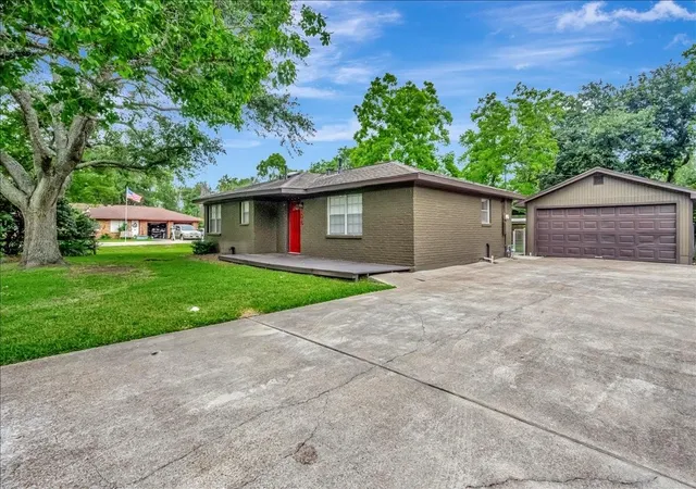 Homes for sale in League City, TX | 708 Moody Ave, League City, TX 77573 | MLS# 97559634