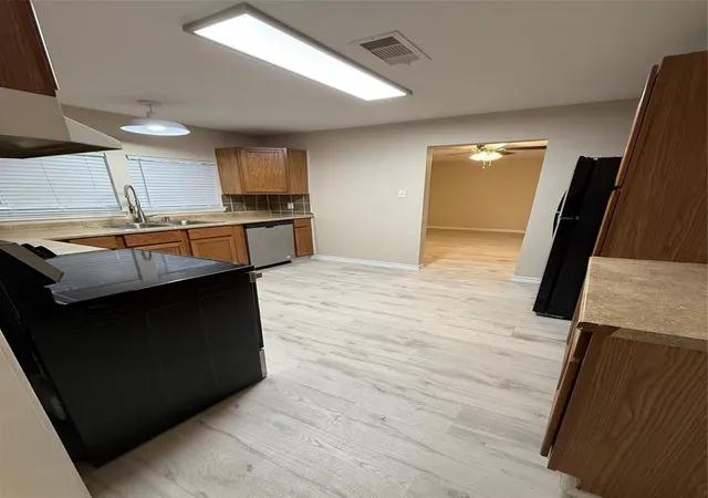3rd image of 1102 E 2Nd St, Sweeny, TX 77480 | MLS# 89928463