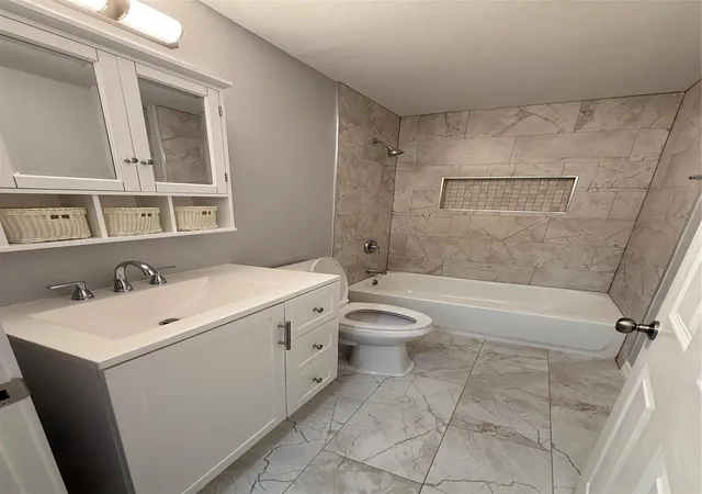 5th image of 1102 E 2Nd St, Sweeny, TX 77480 | MLS# 89928463
