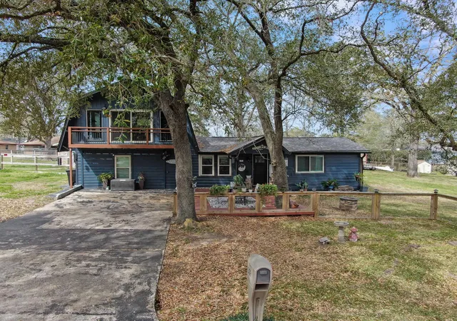 2nd image of 281 N Shady Oaks Dr, Pointblank, TX 77364 | MLS# 87976779