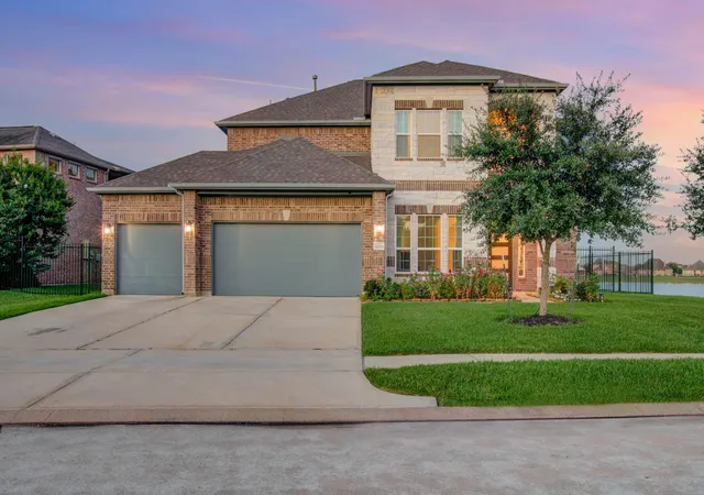 Photo 3 of Sale Pending at 32023 Cary Douglas Dr, Hockley, TX 77447 | MLS# 40595384 | Listing updated on 2026-09-08