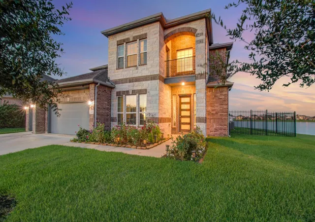 Photo 3 of Sale Pending at 32023 Cary Douglas Dr, Hockley, TX 77447 | MLS# 40595384 | Listing updated on 2026-10-06