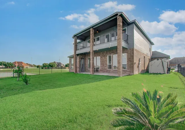 Photo 4 of Sale Pending at 32023 Cary Douglas Dr, Hockley, TX 77447 | MLS# 40595384 | Listing updated on 2026-10-06
