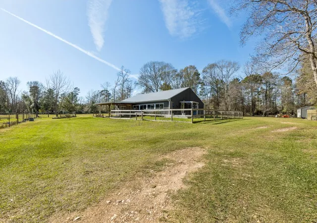 Photo 1 of Land for sale at 392 Robert E Lee Ln, Livingston, TX 77351 | MLS# 9269183 | Listing updated on 2026-09-14