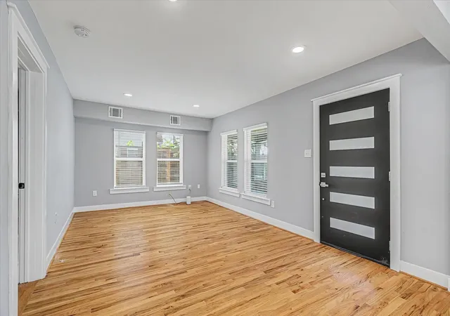4th image of 515 Caplin St, Houston, TX 77022 | MLS# 82150502