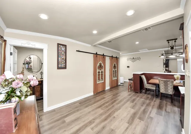 4th image of 1106 S 8Th St, La Porte, TX 77571 | MLS# 43648214