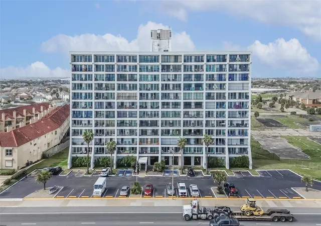Photo 4 of Condo for sale at 7310 Seawall Blvd #902/903, Galveston, TX 77551 | MLS# 73187105 | Listing updated on 2026-08-11