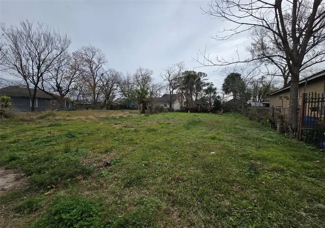 Photo 1 of Land for sale at 3408 Stonewall St, Houston, TX 77020 | MLS# 30432372 | Listing updated on 2026-01-01